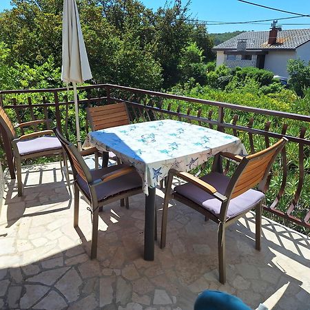 Apartmani Mia Jadranovo Exteriör bild