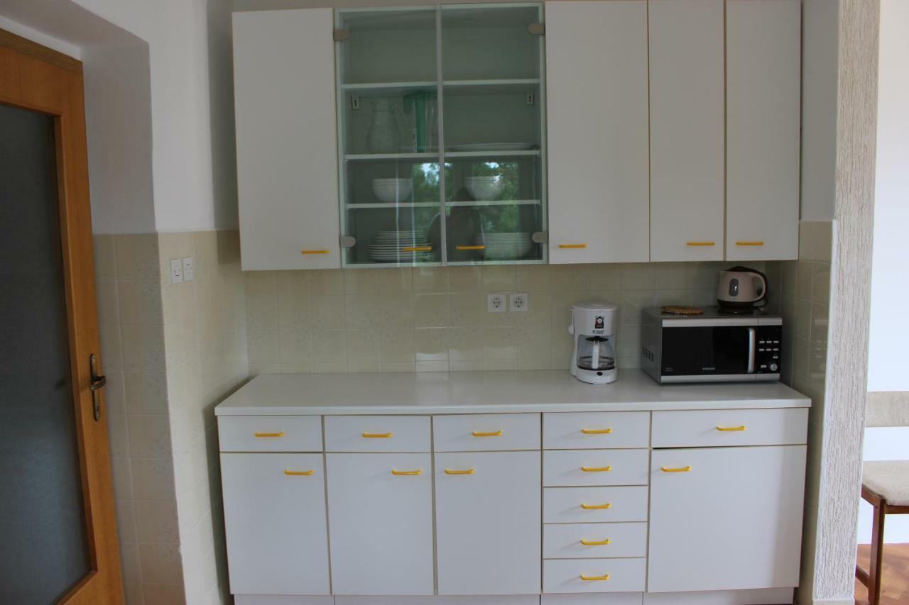 Apartmani Mia Jadranovo Exteriör bild